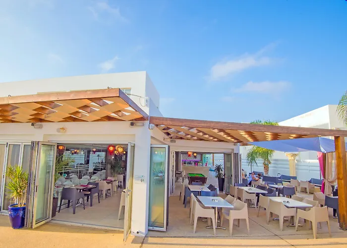 New Famagusta Hotel & Suites